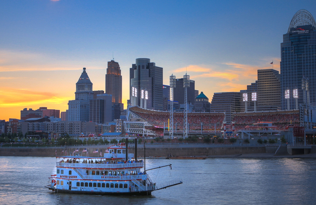 Cruising on the Ohio River, BB Riverboats provides guests with spectacular views as you're treated to a delicious buffet with excellent entertainment.